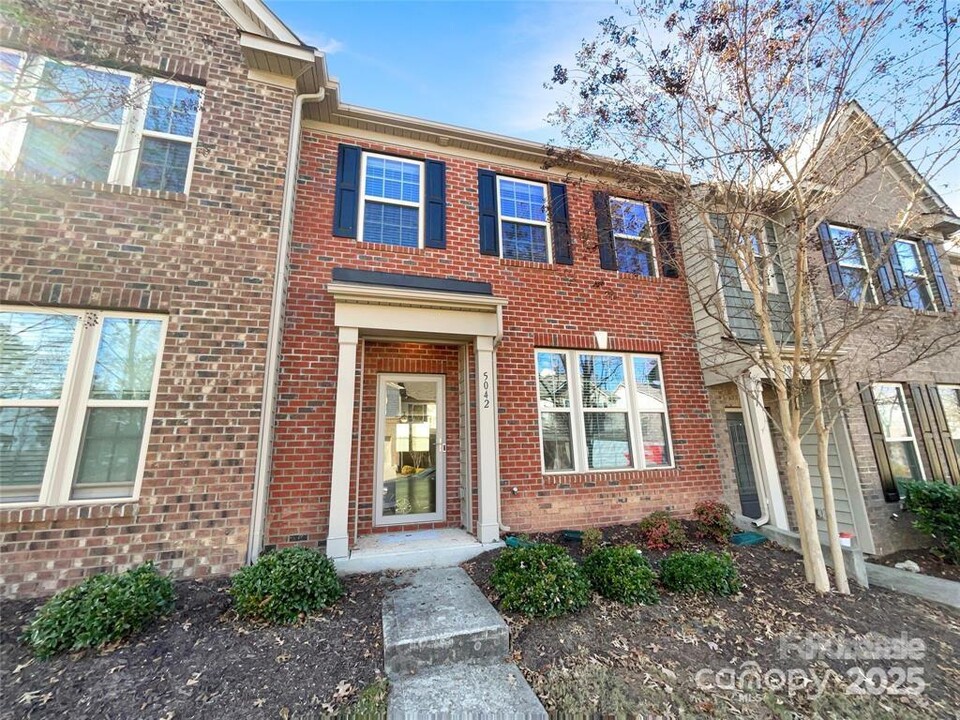 5042 Mockernut Ln in Indian Land, SC - Building Photo