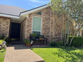 1504 Barclay Dr in Carrollton, TX - Building Photo - Building Photo