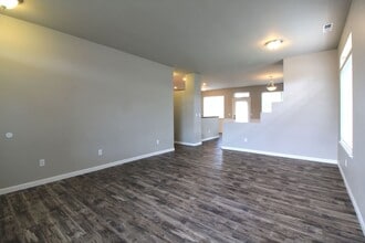 702 N Nevada Ct in Kennewick, WA - Building Photo - Building Photo