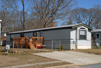 Delsea Woods Mobile Home Park in Vineland, NJ - Building Photo - Building Photo