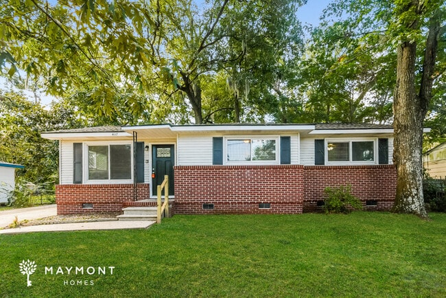 property at 4117 Oakridge Dr