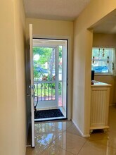 176 Lake Evelyn Dr in West Palm Beach, FL - Building Photo - Building Photo
