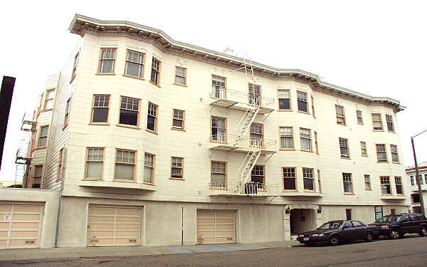 2 Toledo Way in San Francisco, CA - Foto de edificio - Building Photo