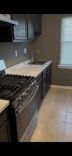406 Chaplin St SE, Unit 3 in Washington, DC - Foto de edificio - Building Photo