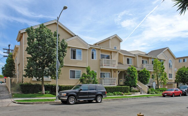 3518 Dunn Dr in Los Angeles, CA - Foto de edificio - Building Photo