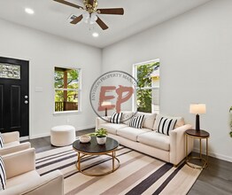 1019 Elm Ave in Waco, TX - Building Photo - Building Photo