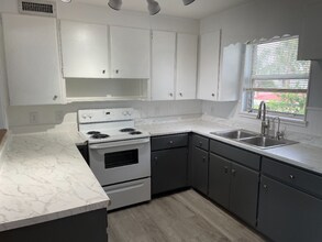 301 Oleander St in Neptune Beach, FL - Building Photo - Building Photo