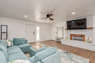 9870 E Celeste Dr in Tucson, AZ - Building Photo - Building Photo