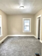 1343 Moore St, Unit 1012-204 in Toledo, OH - Building Photo - Building Photo