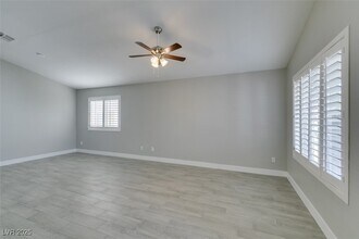 2744 Summerchase Ln in Henderson, NV - Building Photo - Building Photo