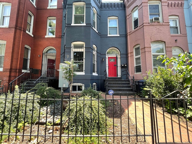 52 New York Ave NW, Unit English Basement