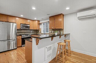 8403 8th Ave NW in Seattle, WA - Building Photo - Building Photo