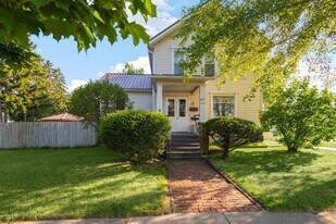 637 Main St in Marinette, WI - Building Photo