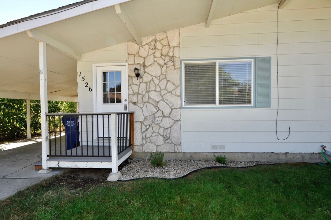 1526 E Mary Ln in Coeur d'Alene, ID - Foto de edificio