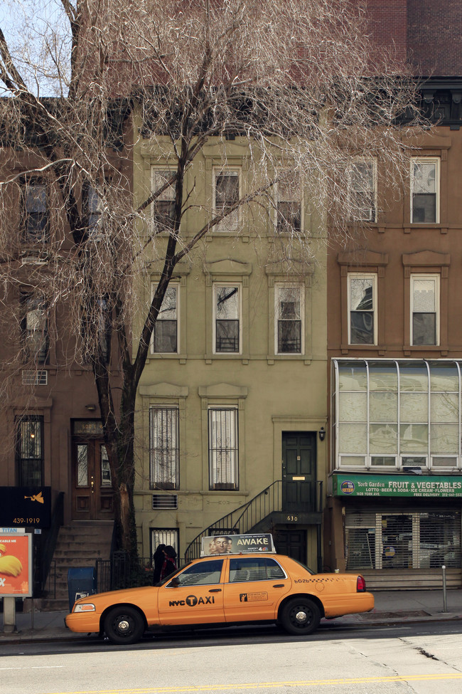 1630 York Ave in New York, NY - Building Photo - Building Photo