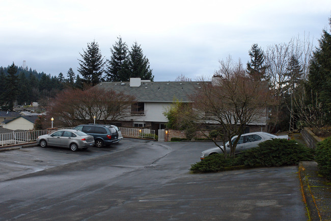 Halsey Plaza in Portland, OR - Building Photo - Building Photo