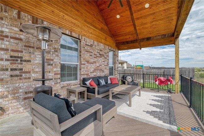 property at 333 Fort William St