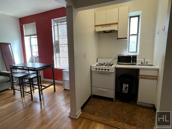 1585 3rd Ave-Unit -3B in New York, NY - Building Photo - Building Photo