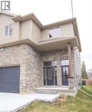 355 Wellington St in Brantford, ON - Building Photo - Building Photo