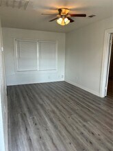 909 W 13th St in Houston, TX - Foto de edificio - Building Photo