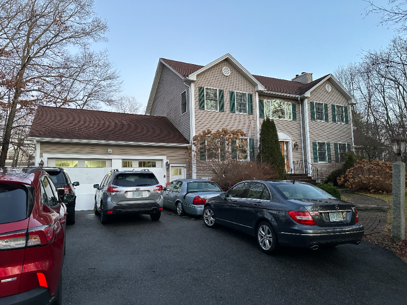 9 Bounty Ct in Salem, NH - Building Photo