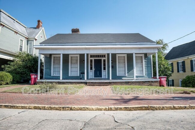 property at 1031 Bond St