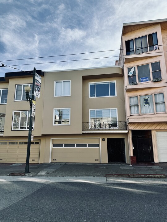 1681 Union St in San Francisco, CA - Building Photo