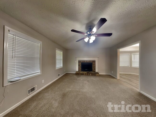 1567 Kimberly Pl in Canton, GA - Foto de edificio - Building Photo