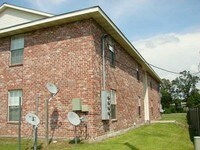 Building Photo - 705 11th St Apartments in Kinder, Louisiana