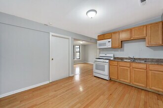 2606 W Le Moyne St in Chicago, IL - Building Photo - Building Photo