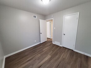 3575 Kensett Dr in Memphis, TN - Building Photo - Building Photo