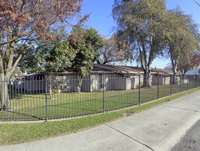 Mendocino Plaza in Sacramento, CA - Building Photo - Building Photo