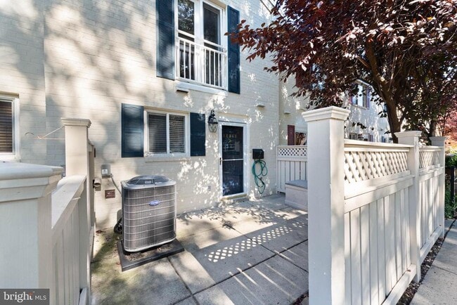 1431-B S Van Dorn St