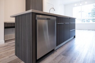 15012-15094 94 Ave NW in Edmonton, AB - Building Photo - Building Photo