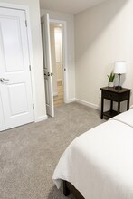 1236 Plum Bnd SW in Edmonton, AB - Building Photo - Building Photo