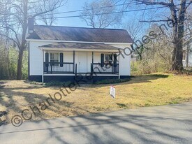 334 D St in Lincolnton, NC - Building Photo