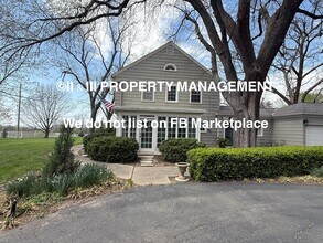 1314 W Red Bridge Rd in Kansas City, MO - Foto de edificio - Building Photo