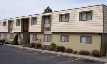 Coulee Columbia View Apartments in Coulee Dam, WA - Foto de edificio - Building Photo
