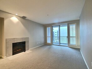 46 W Julian St in San Jose, CA - Foto de edificio - Building Photo