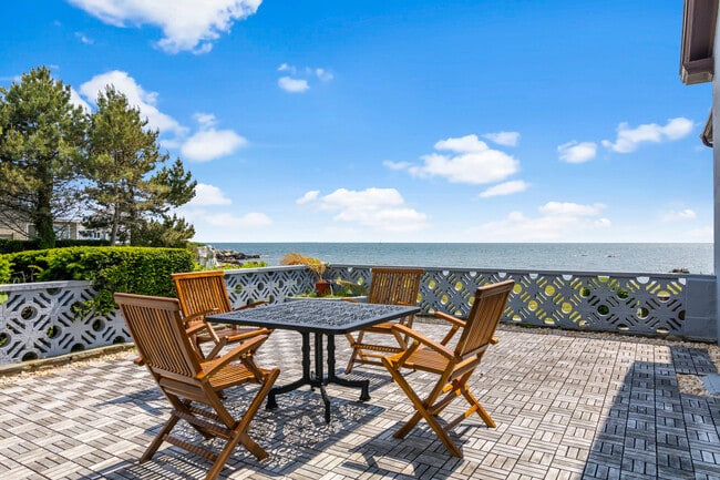 29 W Shore Dr in Old Saybrook, CT - Building Photo - Building Photo