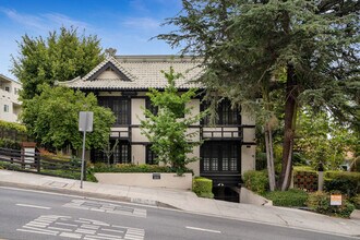 1218 N La Cienega Blvd in West Hollywood, CA - Building Photo - Building Photo