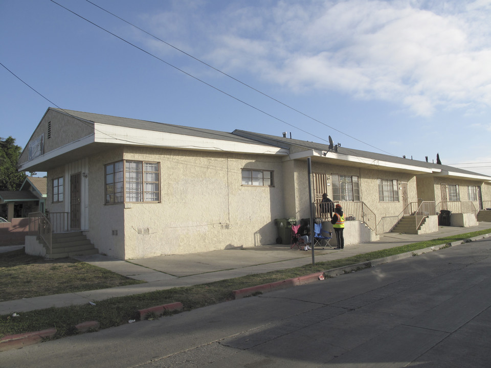 1601 E 95th St in Los Angeles, CA - Building Photo