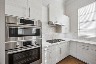 9663 Kings Cross Station in Houston, TX - Building Photo - Building Photo