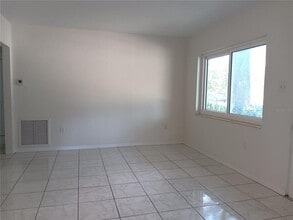 7980 52nd St N in Pinellas Park, FL - Building Photo - Building Photo