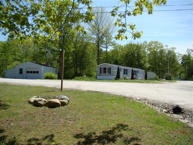1151 Middle Rd in Dresden, ME - Foto de edificio - Building Photo
