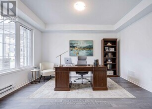 3051 John McKay Blvd in Oakville, ON - Building Photo - Building Photo