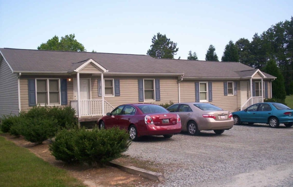 Dylan Street Apartments in Roxboro, NC - Building Photo