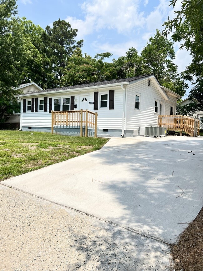 property at 2115 Wythe St