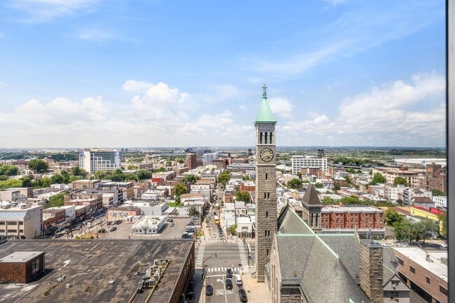 10 Huron Ave in Jersey City, NJ - Building Photo - Building Photo