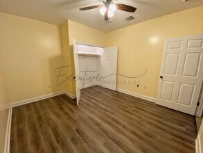 2131 La Cache Dr in Lake Charles, LA - Building Photo - Building Photo